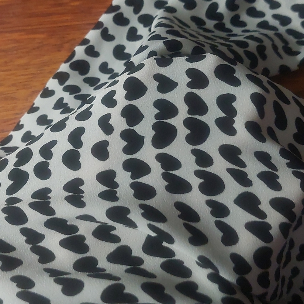 🖤Heart patterned blouse - Picture 7 of 7